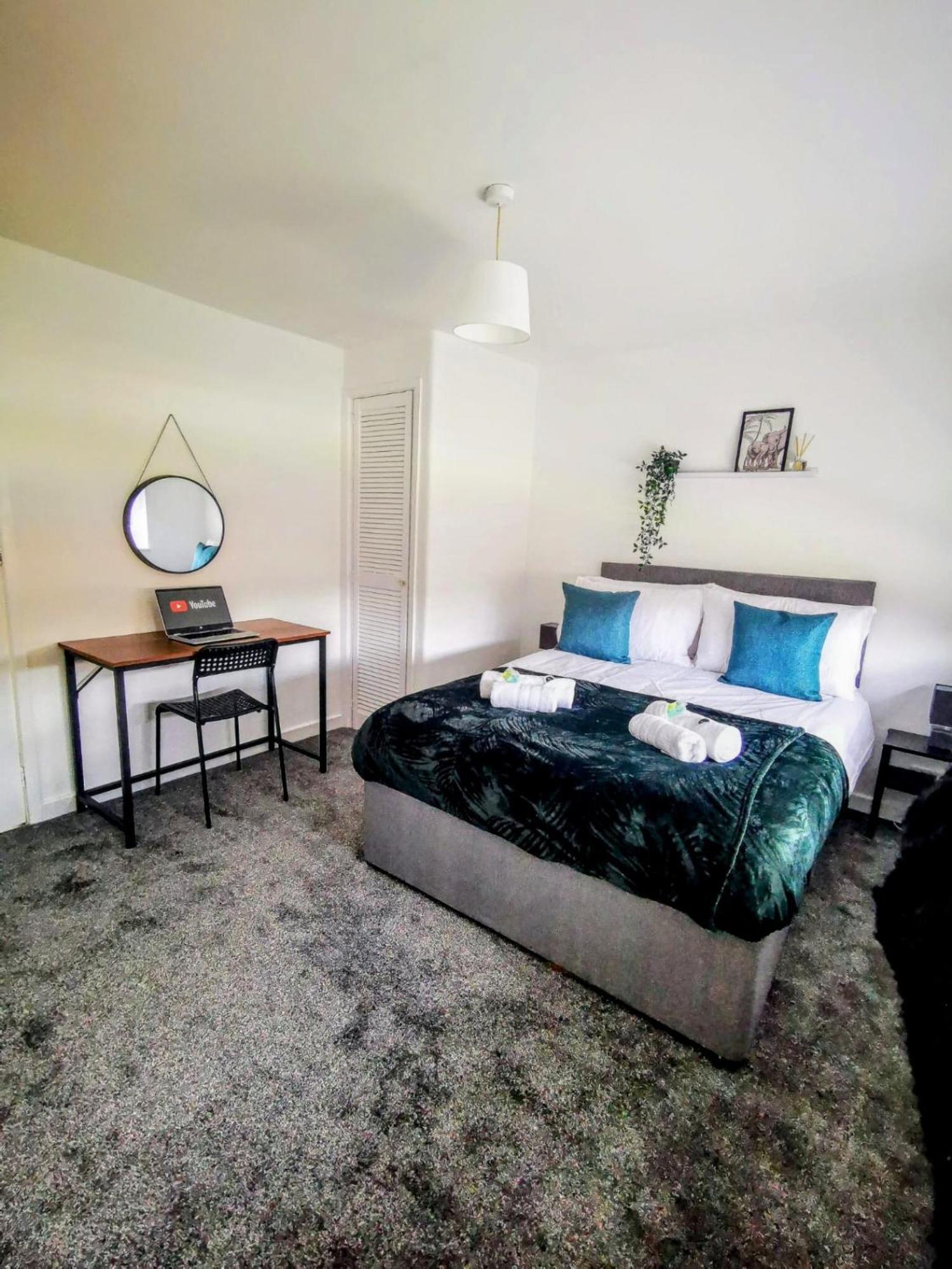 No 7 - Bright, Spacious 3 Bed Home With Parking & Wifi Huyton Kültér fotó