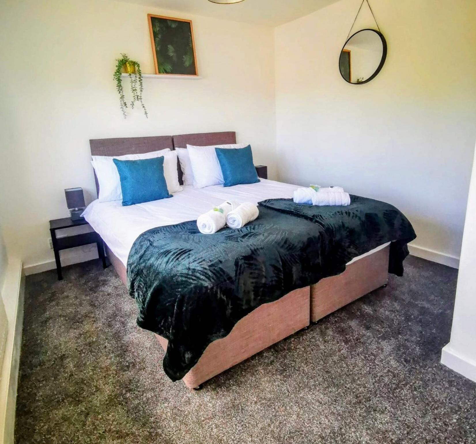 No 7 - Bright, Spacious 3 Bed Home With Parking & Wifi Huyton Kültér fotó