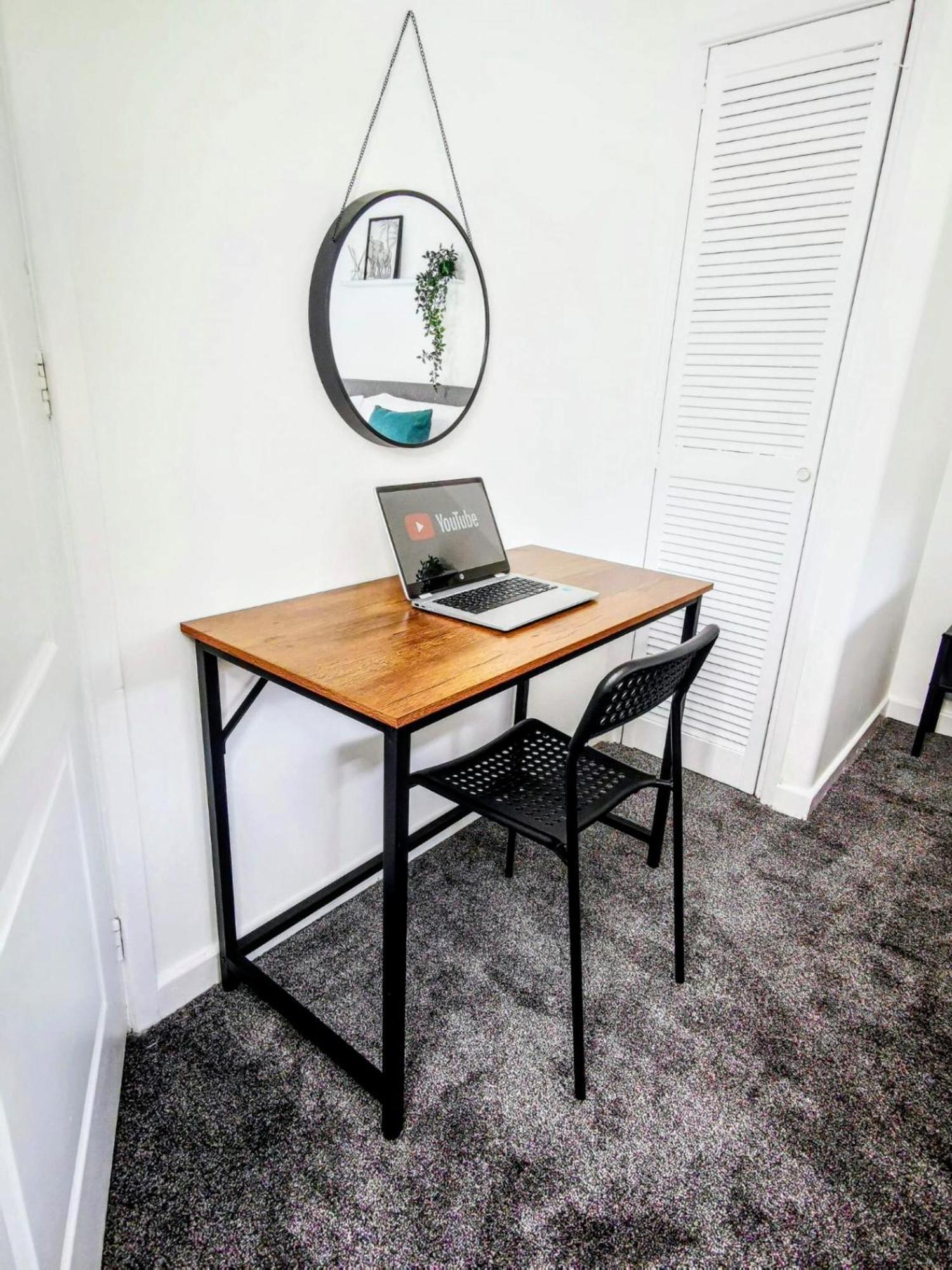 No 7 - Bright, Spacious 3 Bed Home With Parking & Wifi Huyton Kültér fotó